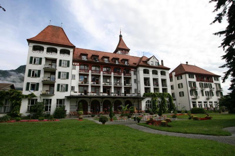 Хостел Funny Farm Backpackers Интерлакен Номер фото
